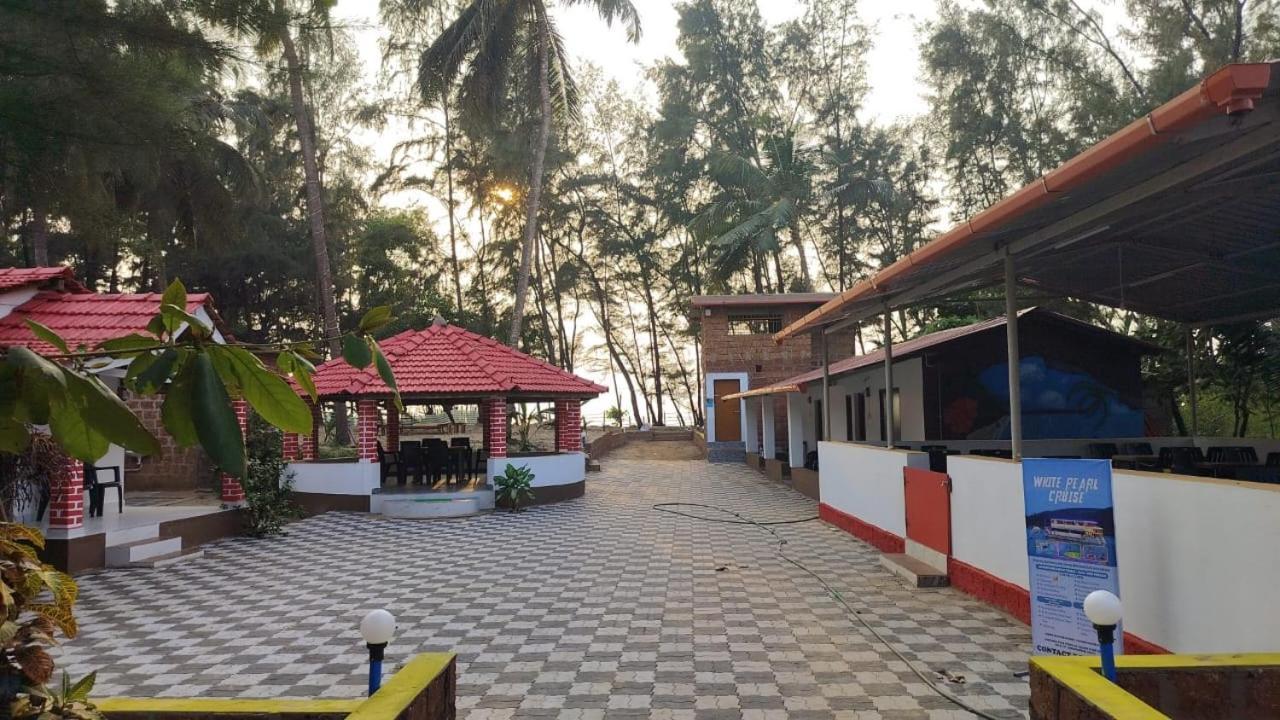 White Sand Beach Stay Resort Kumta Eksteriør bilde