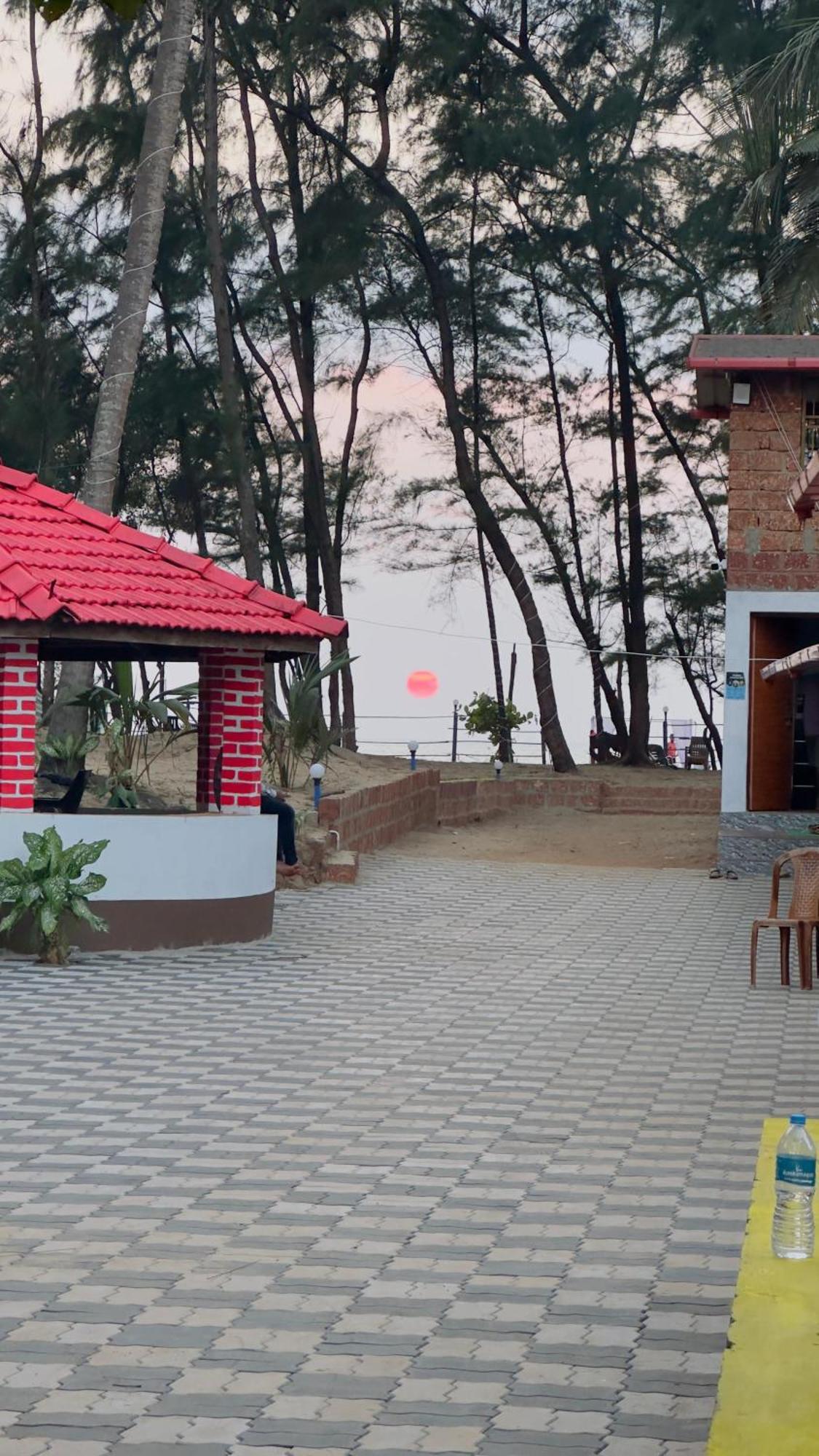 White Sand Beach Stay Resort Kumta Eksteriør bilde