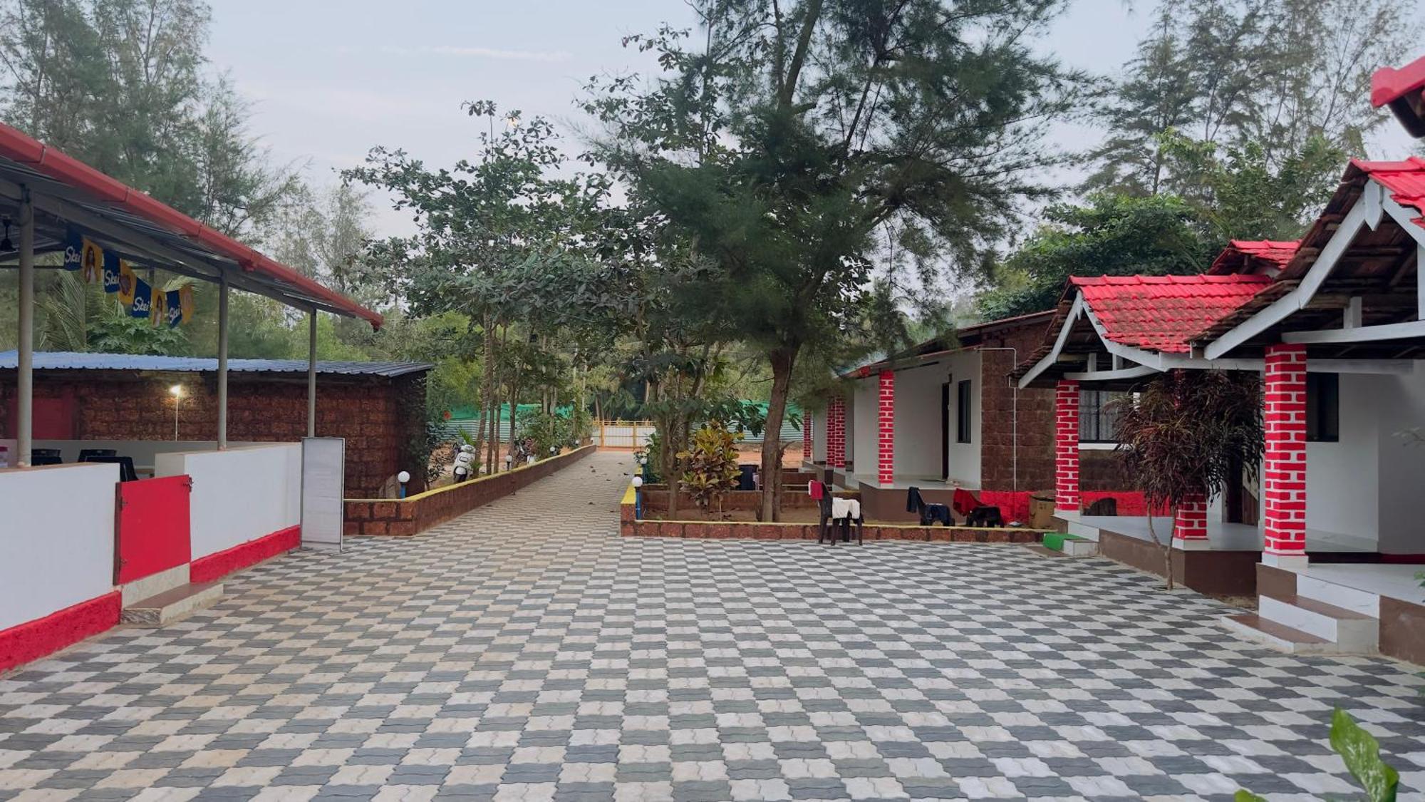 White Sand Beach Stay Resort Kumta Eksteriør bilde