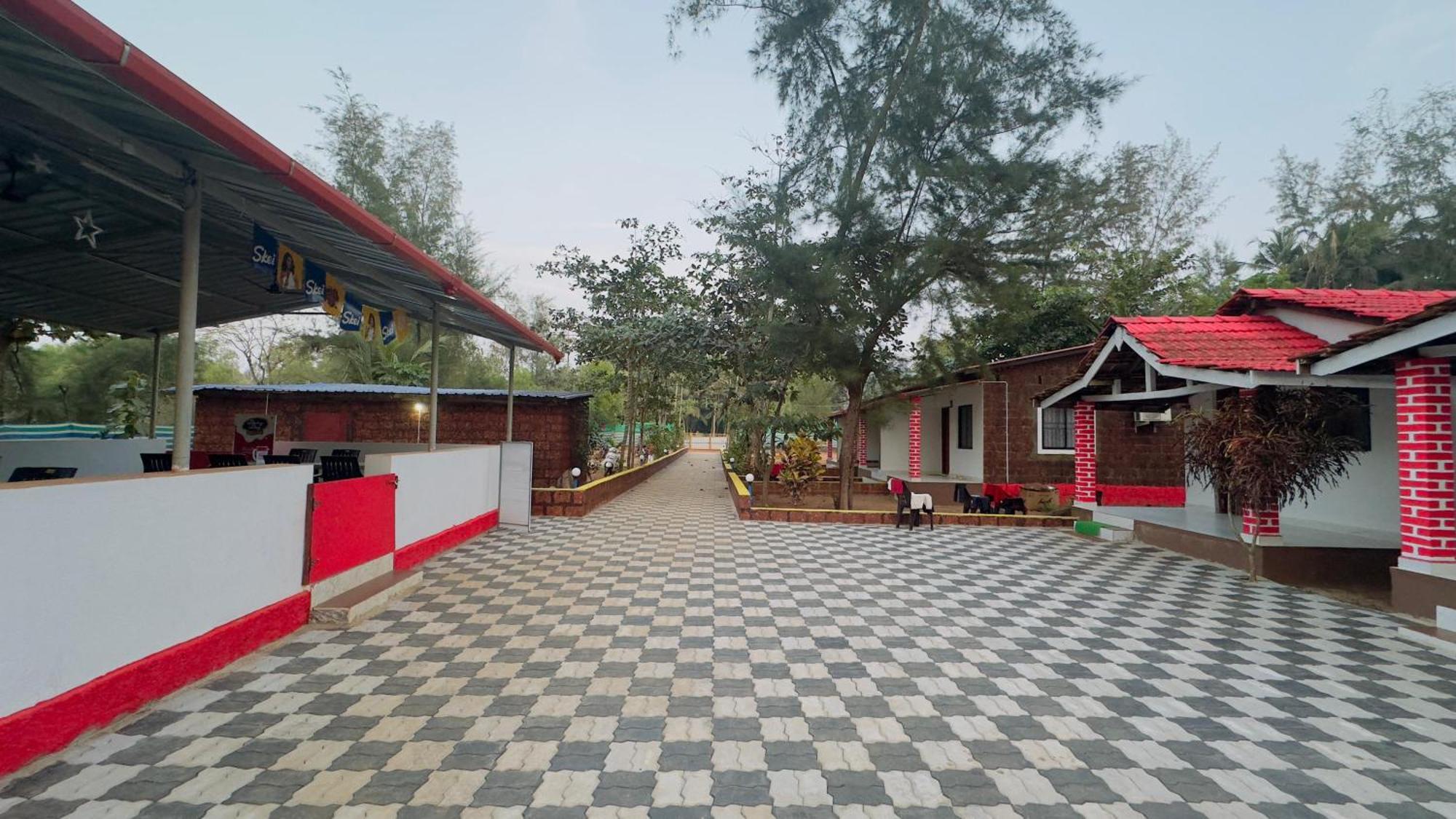 White Sand Beach Stay Resort Kumta Eksteriør bilde